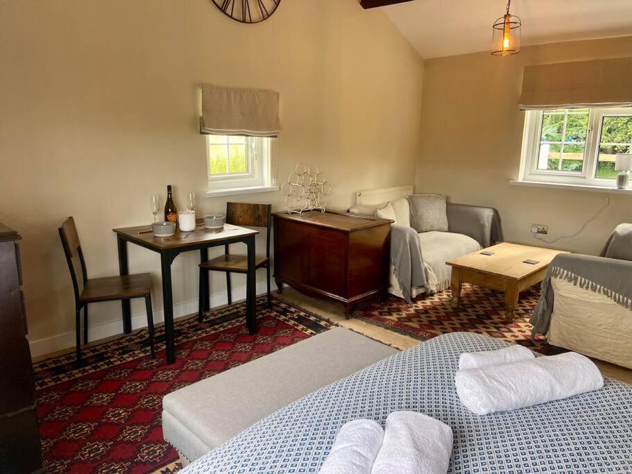Couples Getaway, With Mountain Views/Dog Friendly Villa Crickhowell Exteriör bild